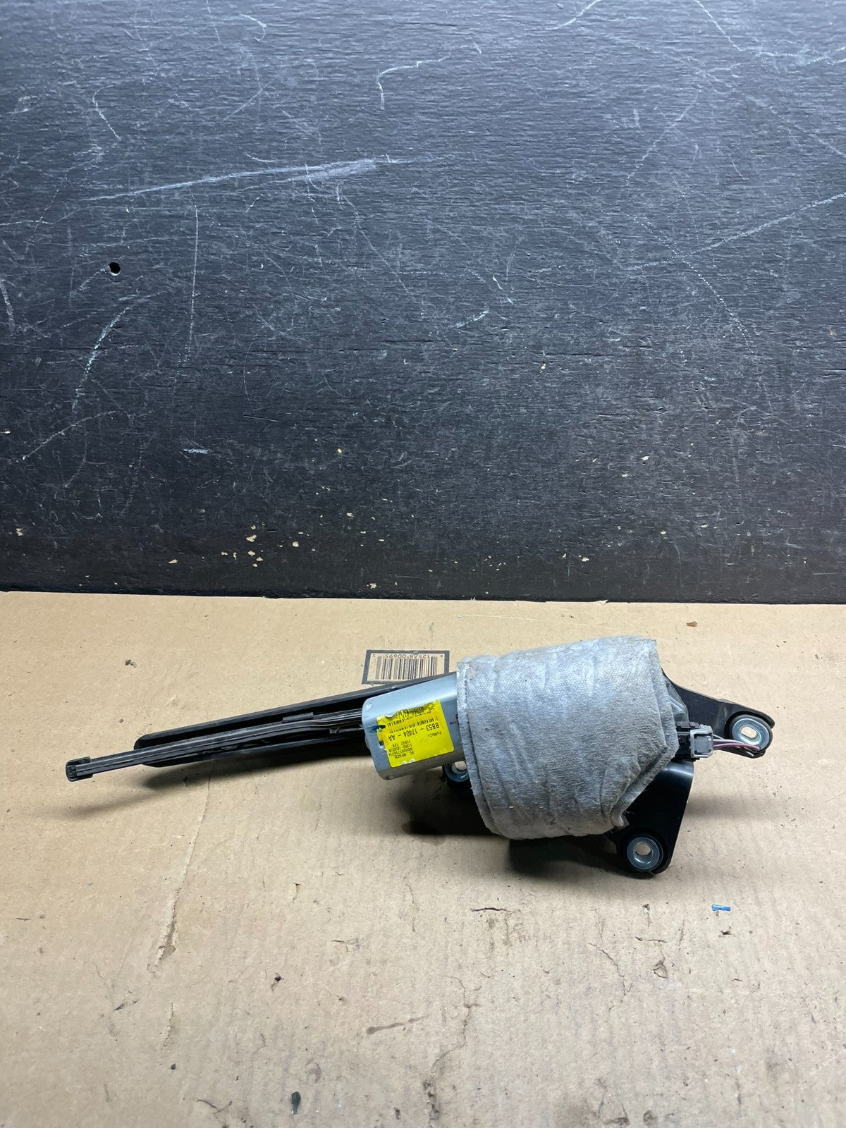 2011 to 2019 Ford Explorer Rear Windshield Wiper Motor OEM w4212 DG5