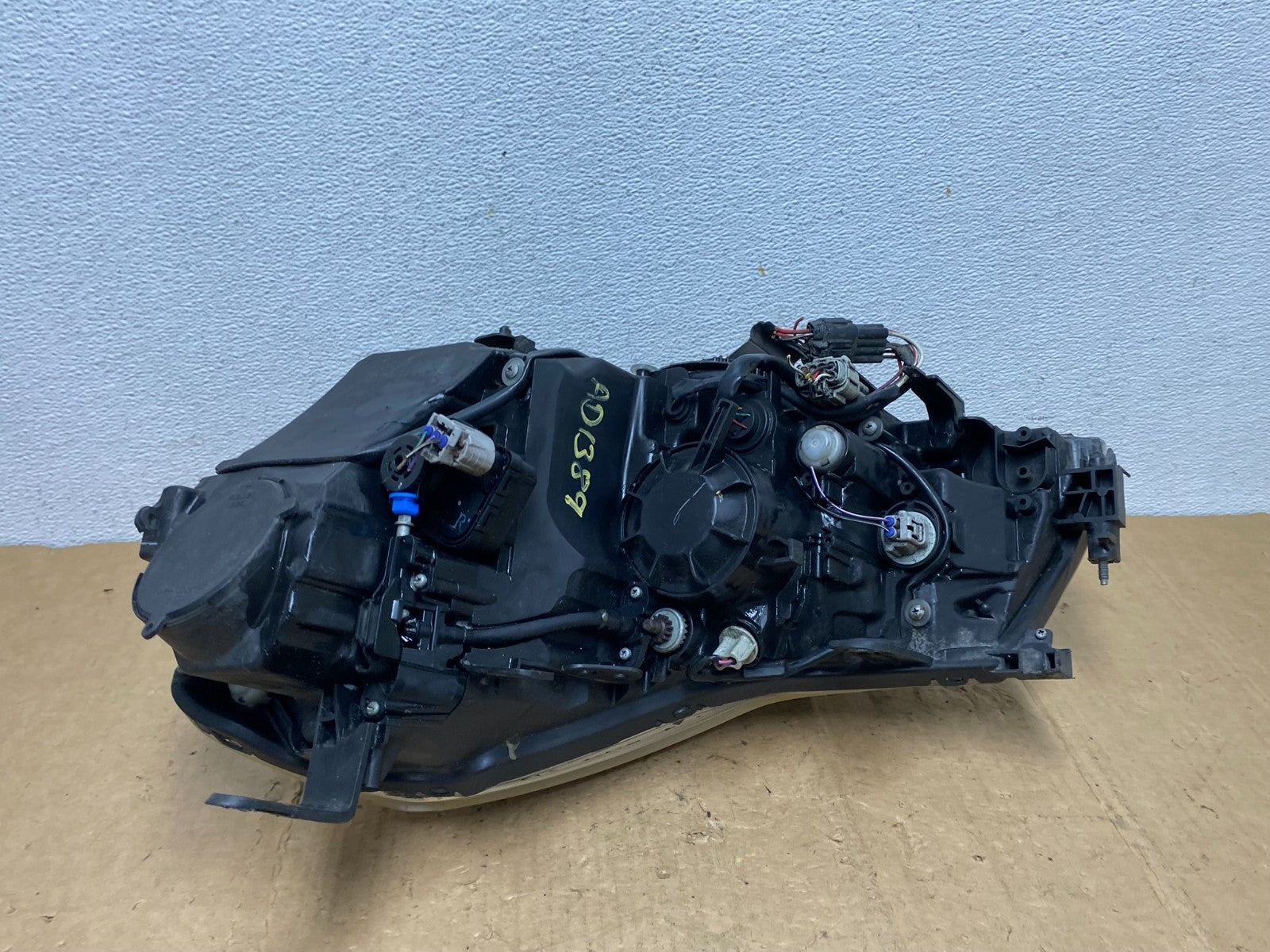 2006 to 2010 Infiniti M35 Right Passenger Rh Xenon HID Headlight AD1389 DW7