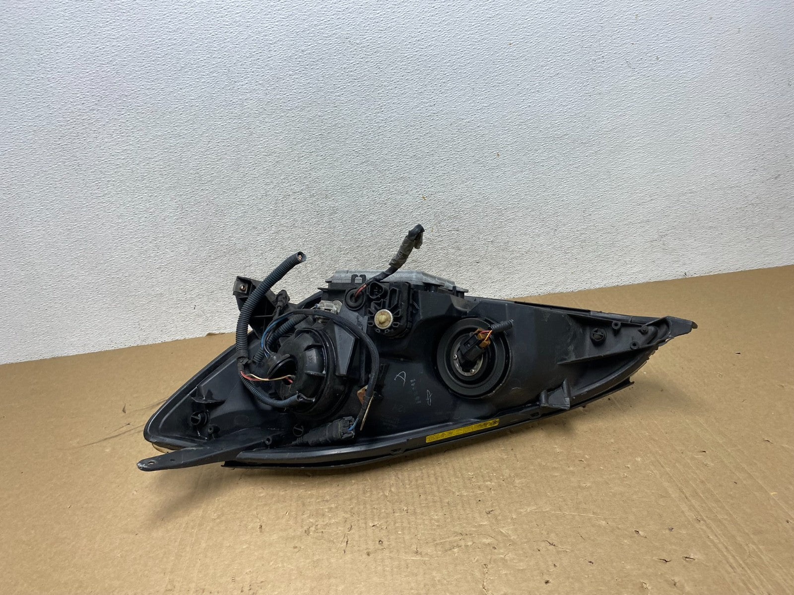 2004-2005 Toyota Sienna Right Passenger Xenon Headlight AG0553 DW7