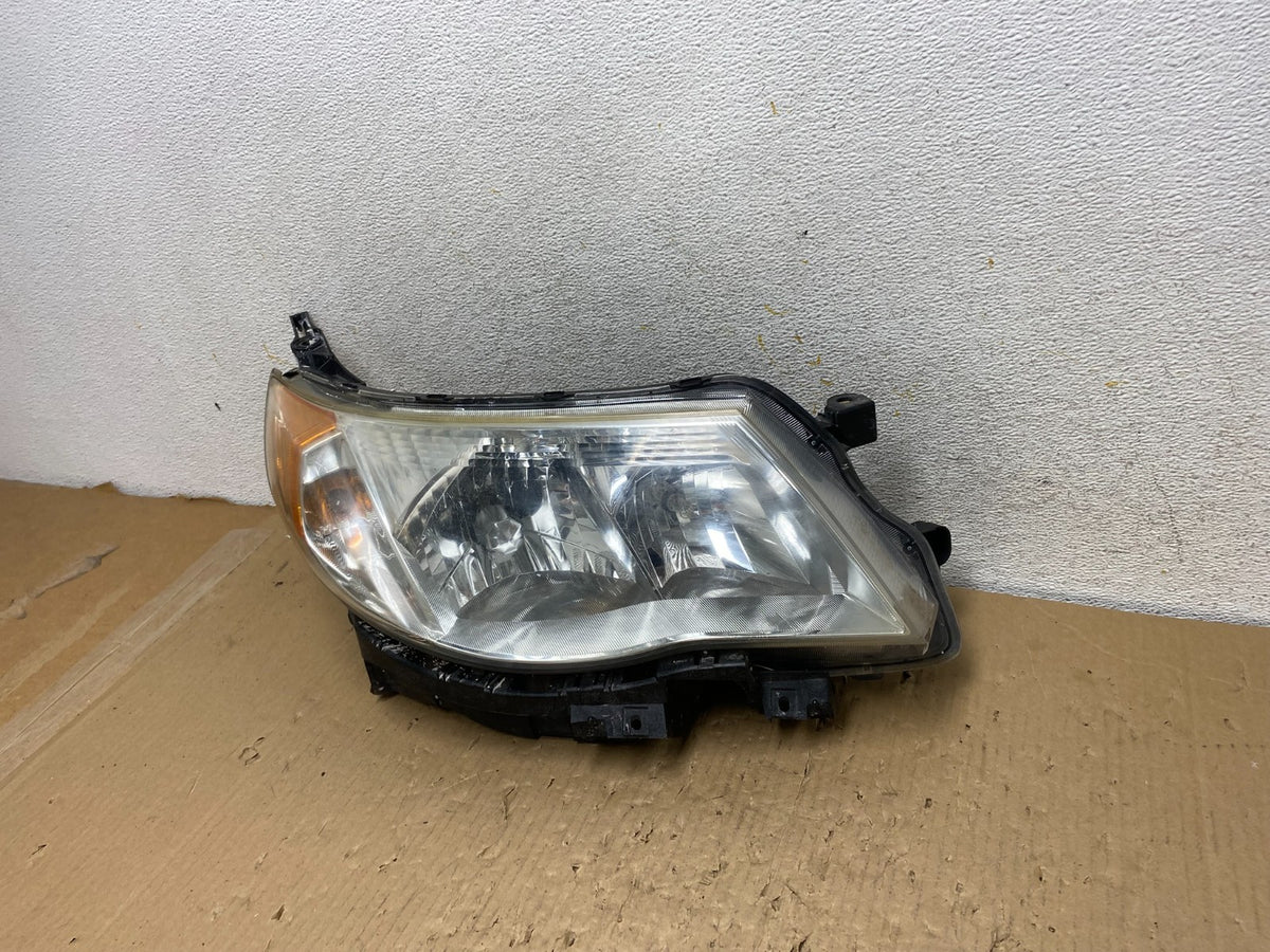 2009 - 2013 Subaru Forester Right Passenger Side Halogen Headlight AH2854 DW2