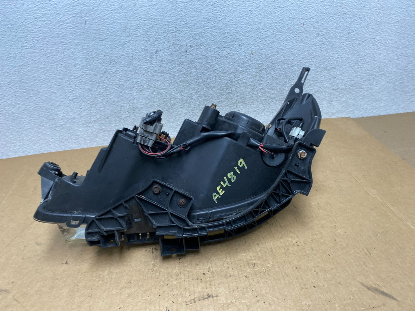 2009 - 2013 Subaru Forester Right Passenger Side Halogen Headlight AE4819 DW7
