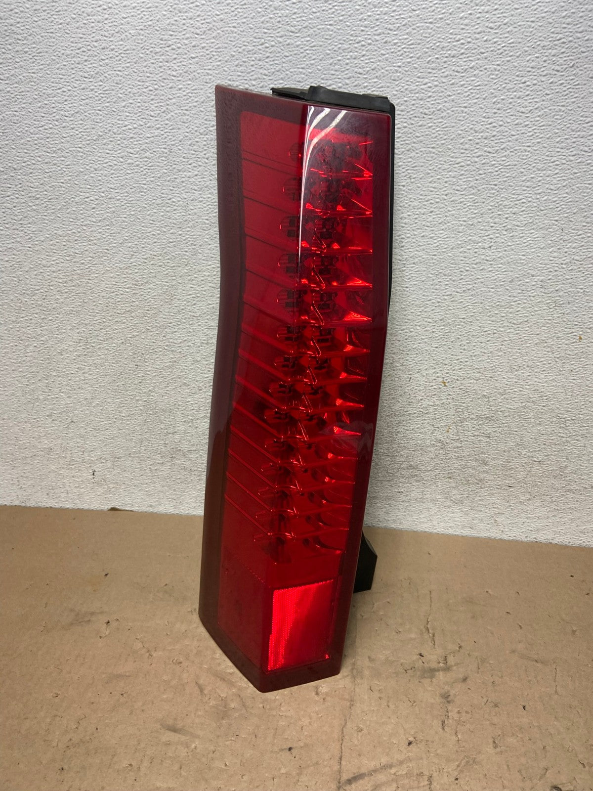 2004 to 2009 Cadillac Srx Left Driver LH Side Tail Light AG5483 LK0