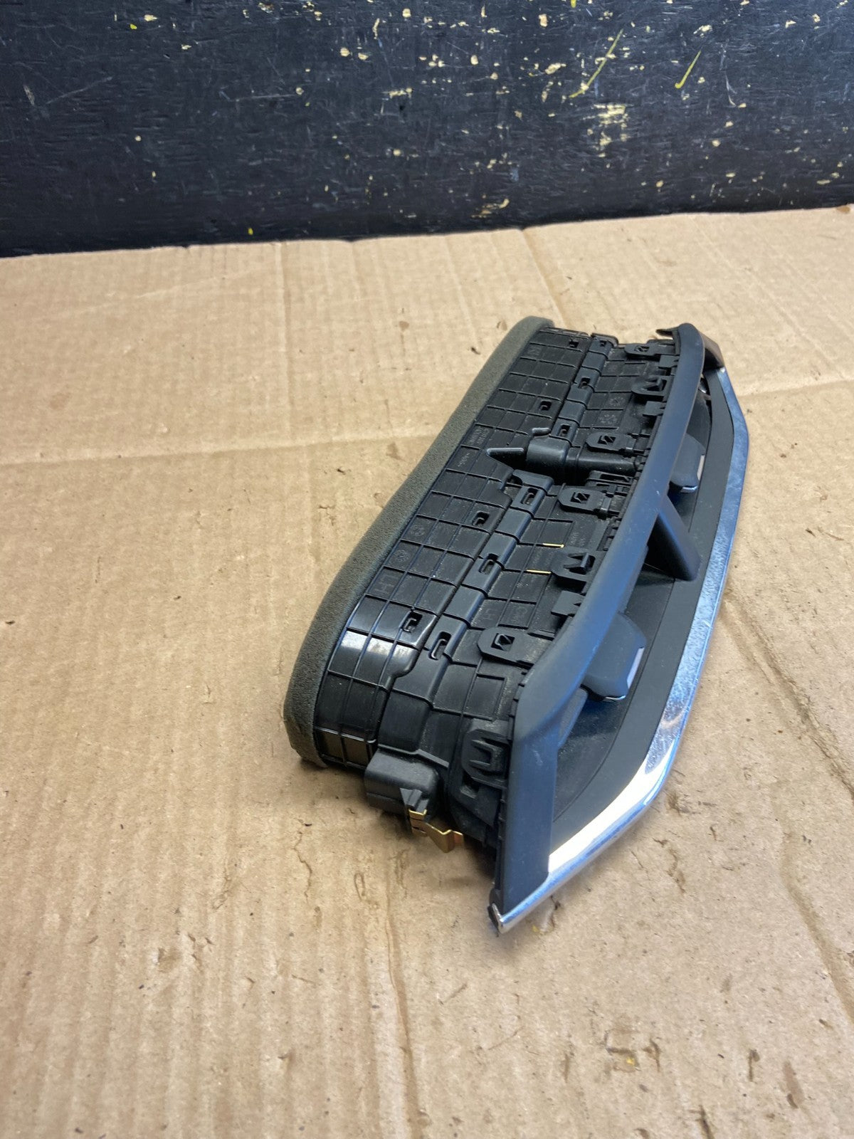 2021 - 2023 Chevrolet Trailblazer Center Console Radio Bezel Air Vent AA7925 DG1