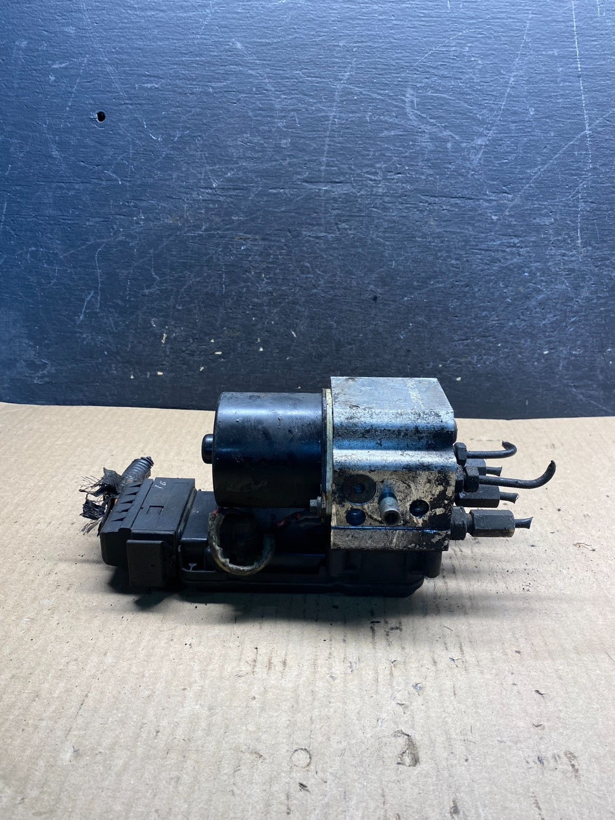 2009 2010 Ford E250 E350 Econoline Anti-Lock ABS Antilock Brake Pump ah1651 DG2