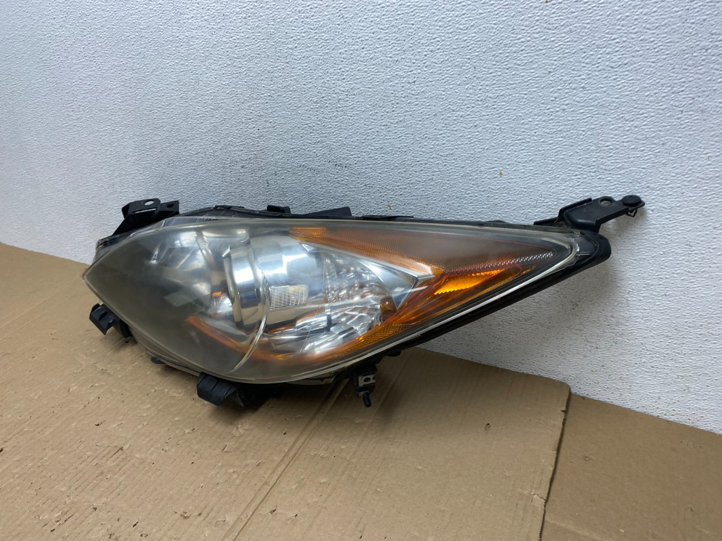 2010 - 2013 Mazda 3 Left Driver LH Halogen Headlight AE9009 DW1
