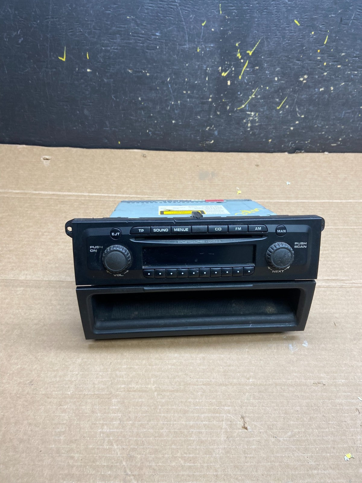 2003 to 2010 Porsche Cayenne Radio CD AM/FM Player OEM W0102 DG0