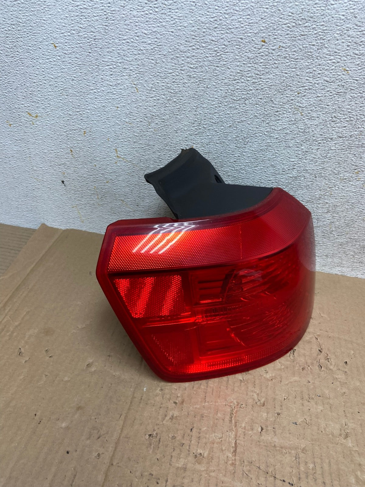 2010 to 2017 GMC Terrain Halogen Tail Light Left Driver Lh Side AI1250 LK2