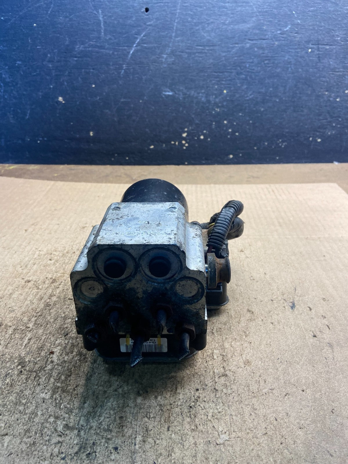 2003 - 2005 Chevrolet Silverado GMC Sierra ABS Anti-Lock Brake Module Z8903 DG3