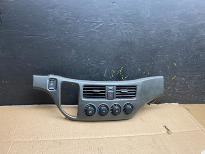 2005 to 2010 Honda Odyssey  Radio Climate Control Dash Trim Bezel Oem Y2363 DG0