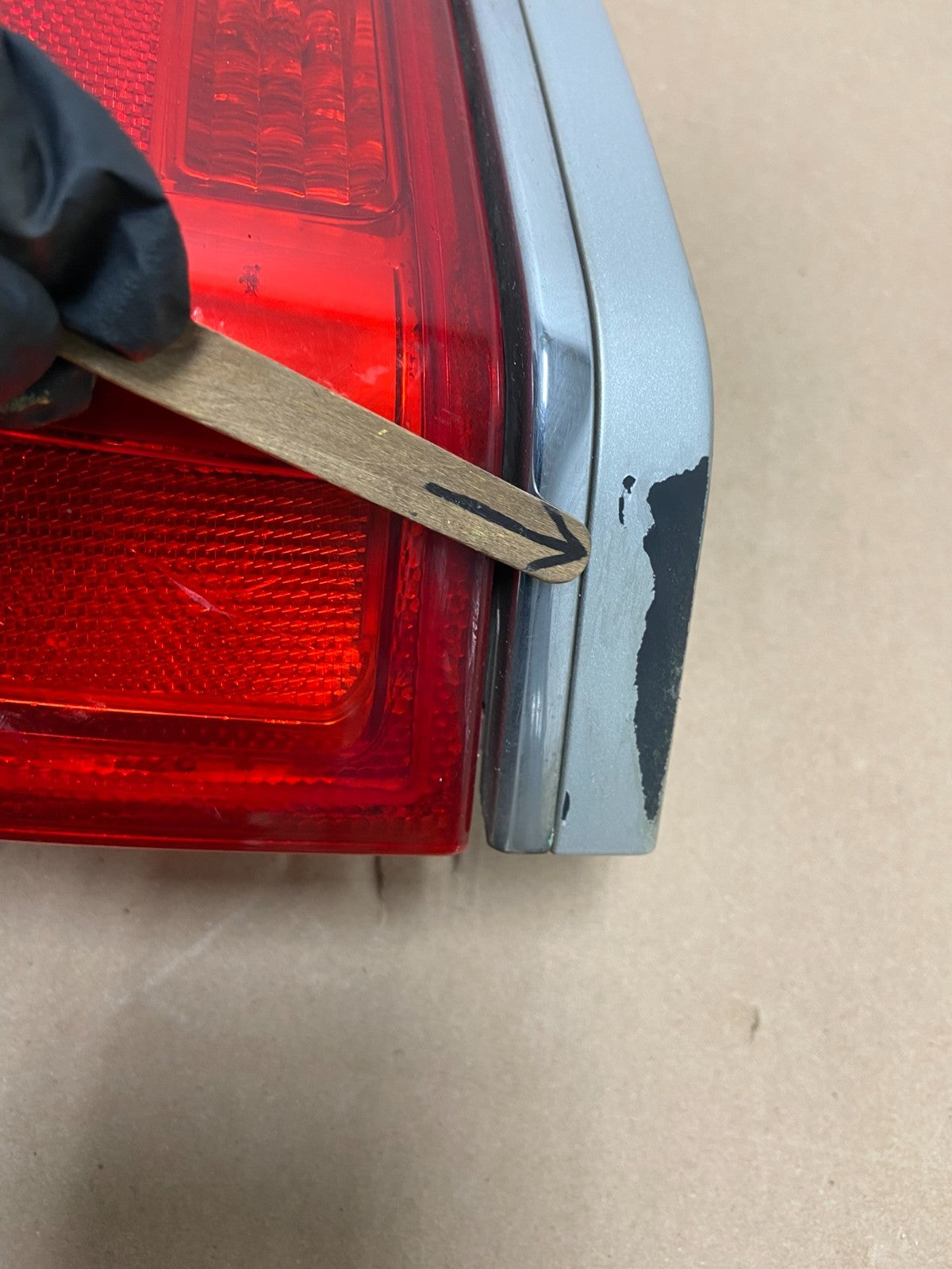 2004 - 2006 Volvo S80 Left Driver LH Side Tail Light AG5702 DW4