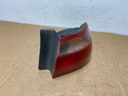 1998 to 2000 Honda Accord Sedan 4door Right RH Side Tail Light AD1257 LK2