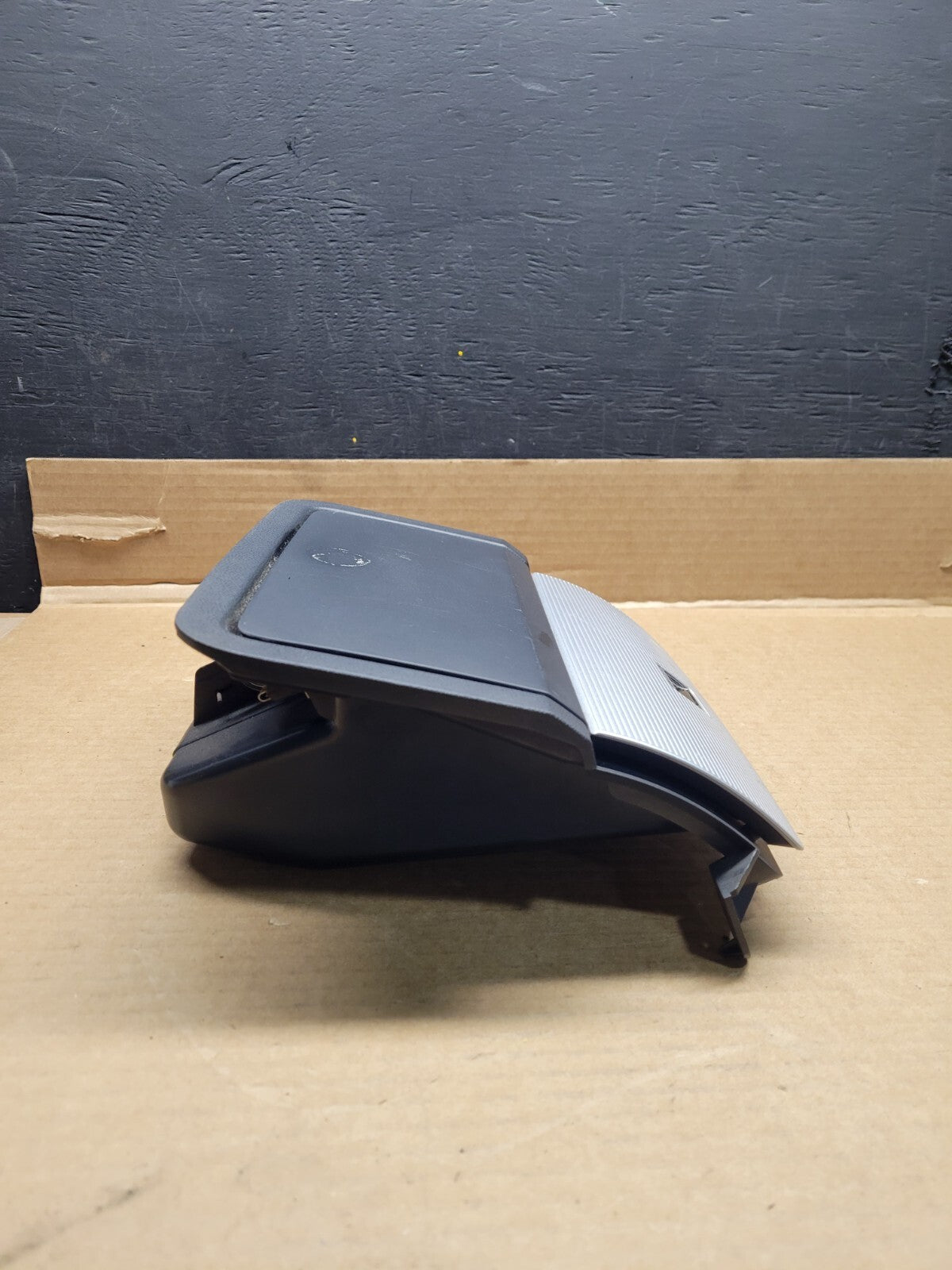 2009 2010 Dodge Journey Center Dash Compartment Storage Cubby H1387 DG12