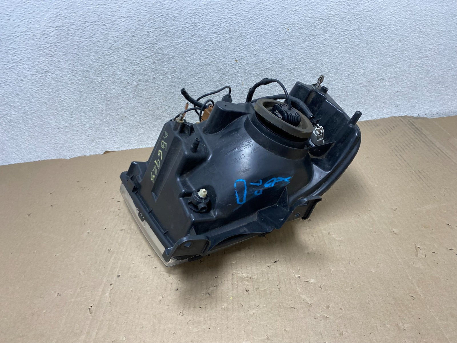 2007 - 2014 Ford Expedition Left Driver LH Side Headlight Halogen AG6925 DW8