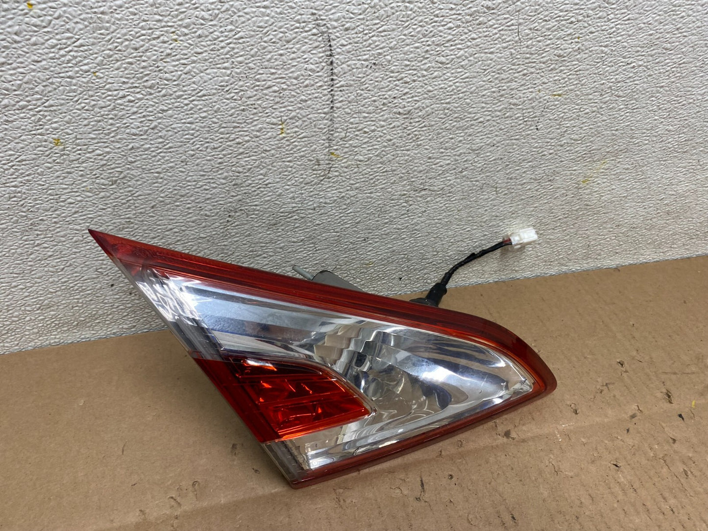 2011-2014 Nissan Murano Left Driver Lh Side Inner Tail Light Oem E04350