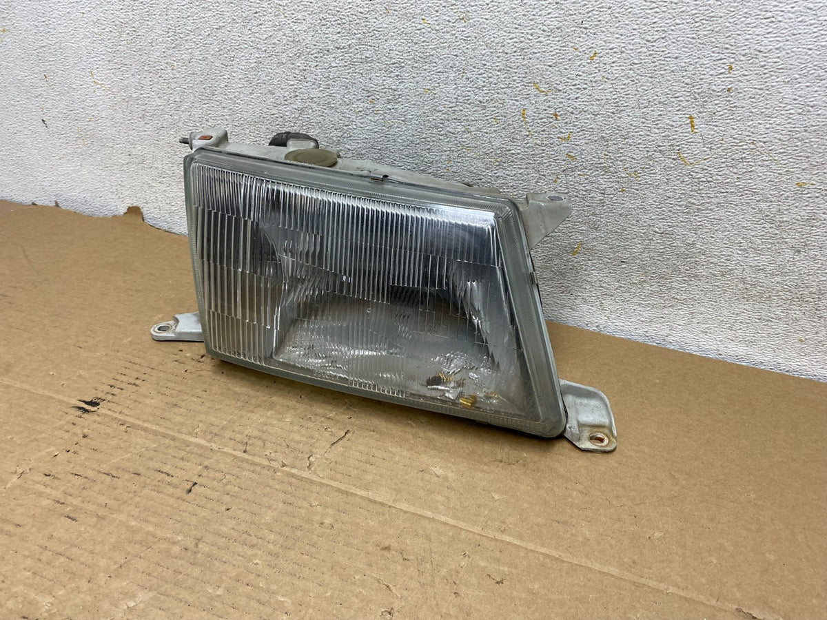 1995 to 1997 Lexus LS400 Right Passenger RH Side Headlight ah7927 DG2