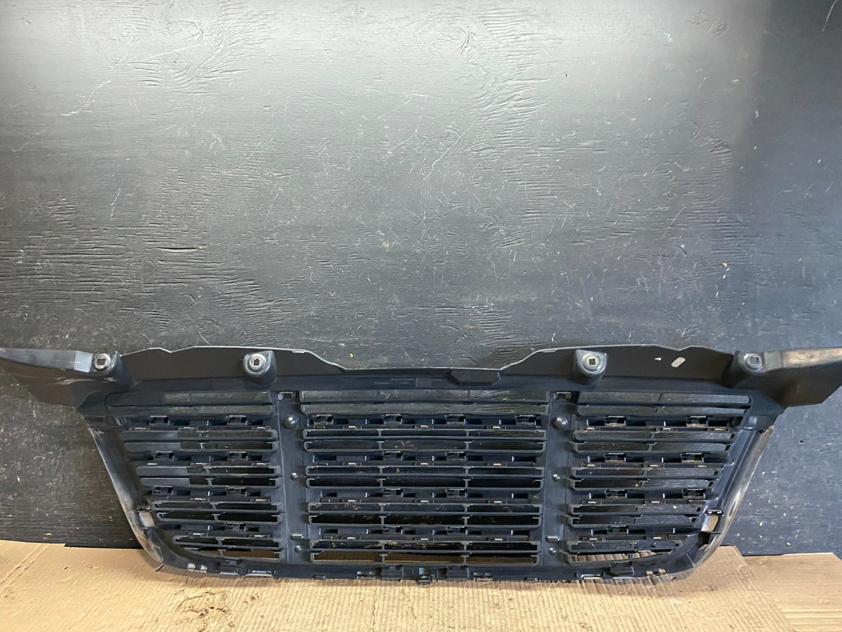2007 to 2009 Freightliner Sprinter Front Upper Chrome Grill Grille V4350 GD3