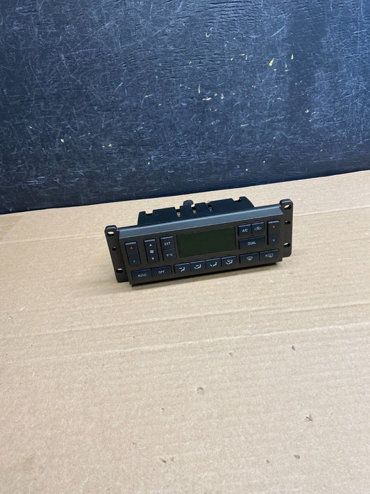2003 to 2006 Lincoln Town Car Climate Control Panel ag5026 DG0