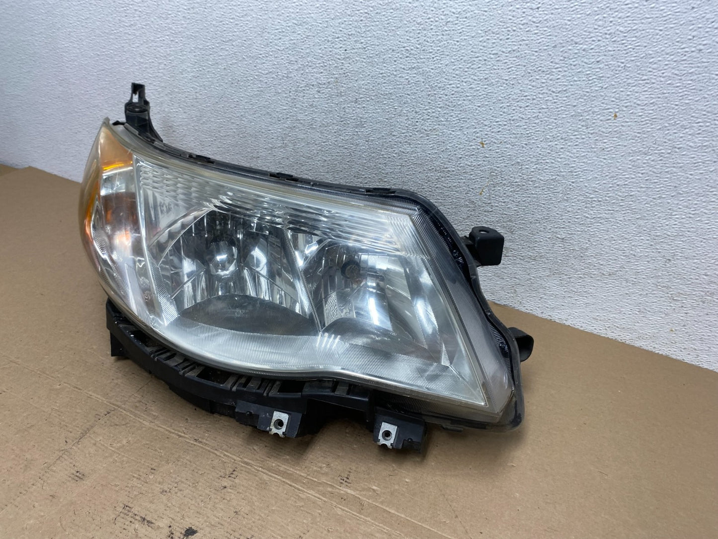 2009 - 2013 Subaru Forester Right Passenger Side Halogen Headlight AF4577 DW1