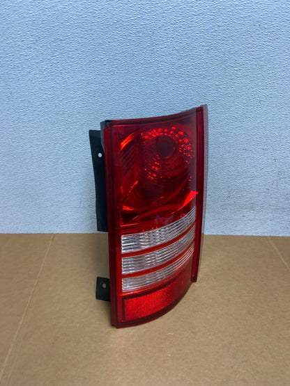 2008 - 2010 Chrysler Town And Country Right Passenger Tail Light AD8870 DW2