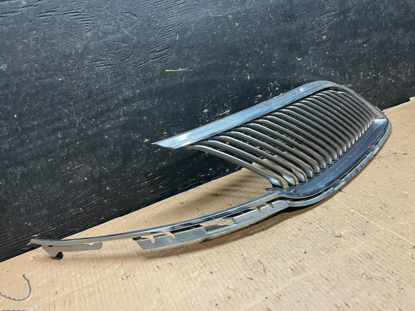 2013 to 2016 Lincoln MKT Right Passenger Side Grille Grill OEM Y6451 DG1