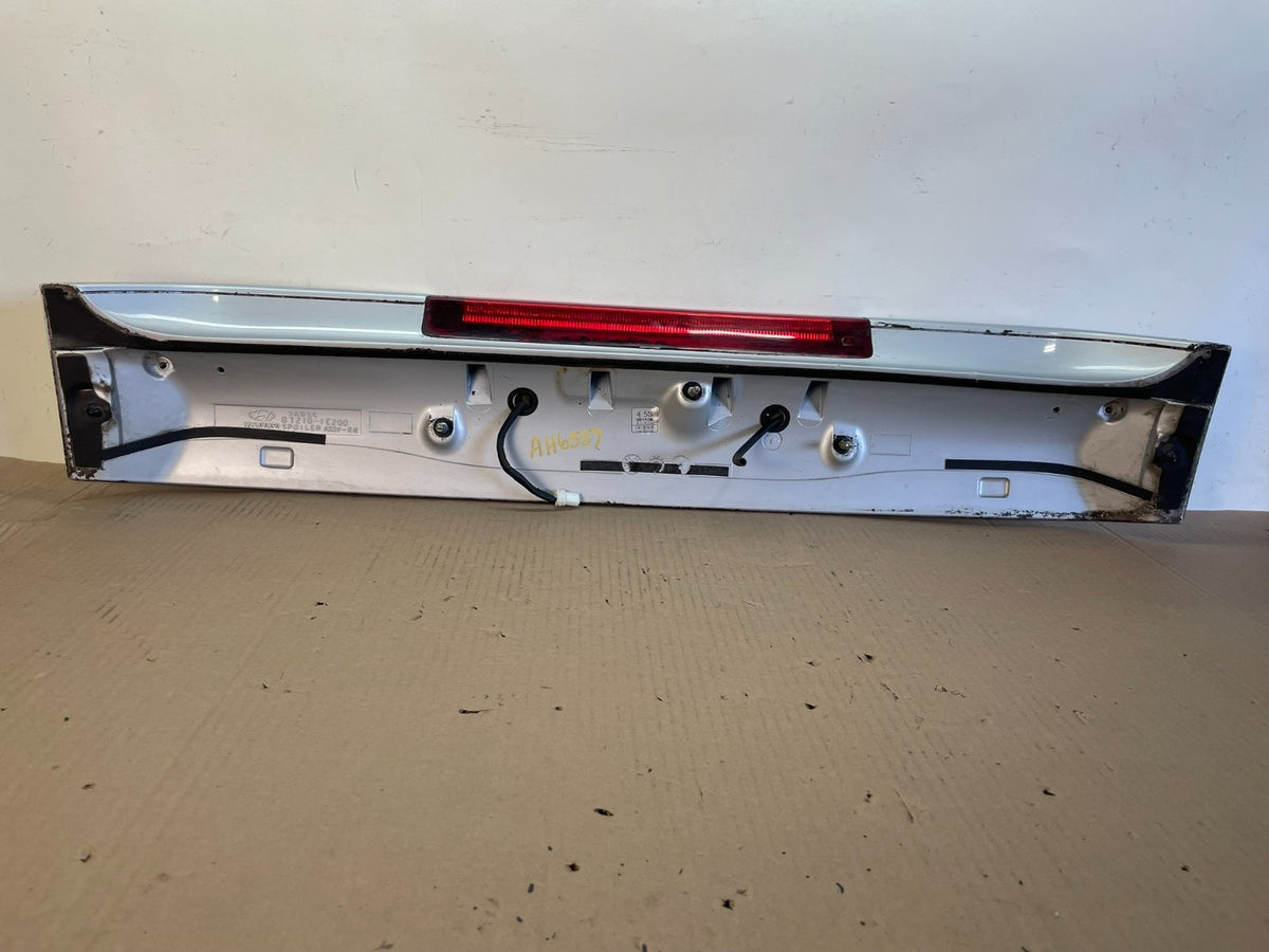 2005 to 2011 Hyundai Accent Trunk Lid Hatch 3rd Brake Light Spoiler AH6557 DG3