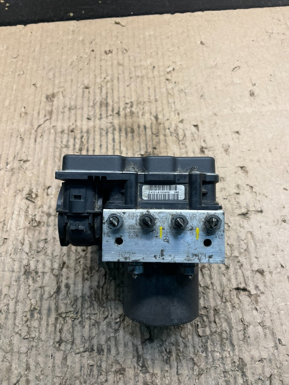 2010-2013 Mercedes W212 E350 E550 ABS Anti Lock Brake Pump Module V0811 DG2