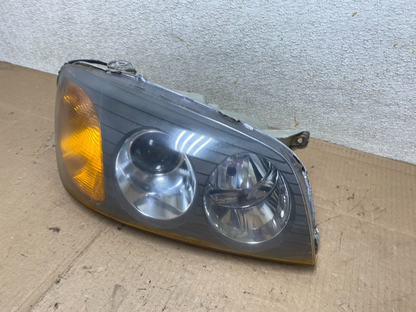 2001 2002 2003 Hyundai XG350 XG Right Passenger Headlight Halogen Oem R7747 DW1