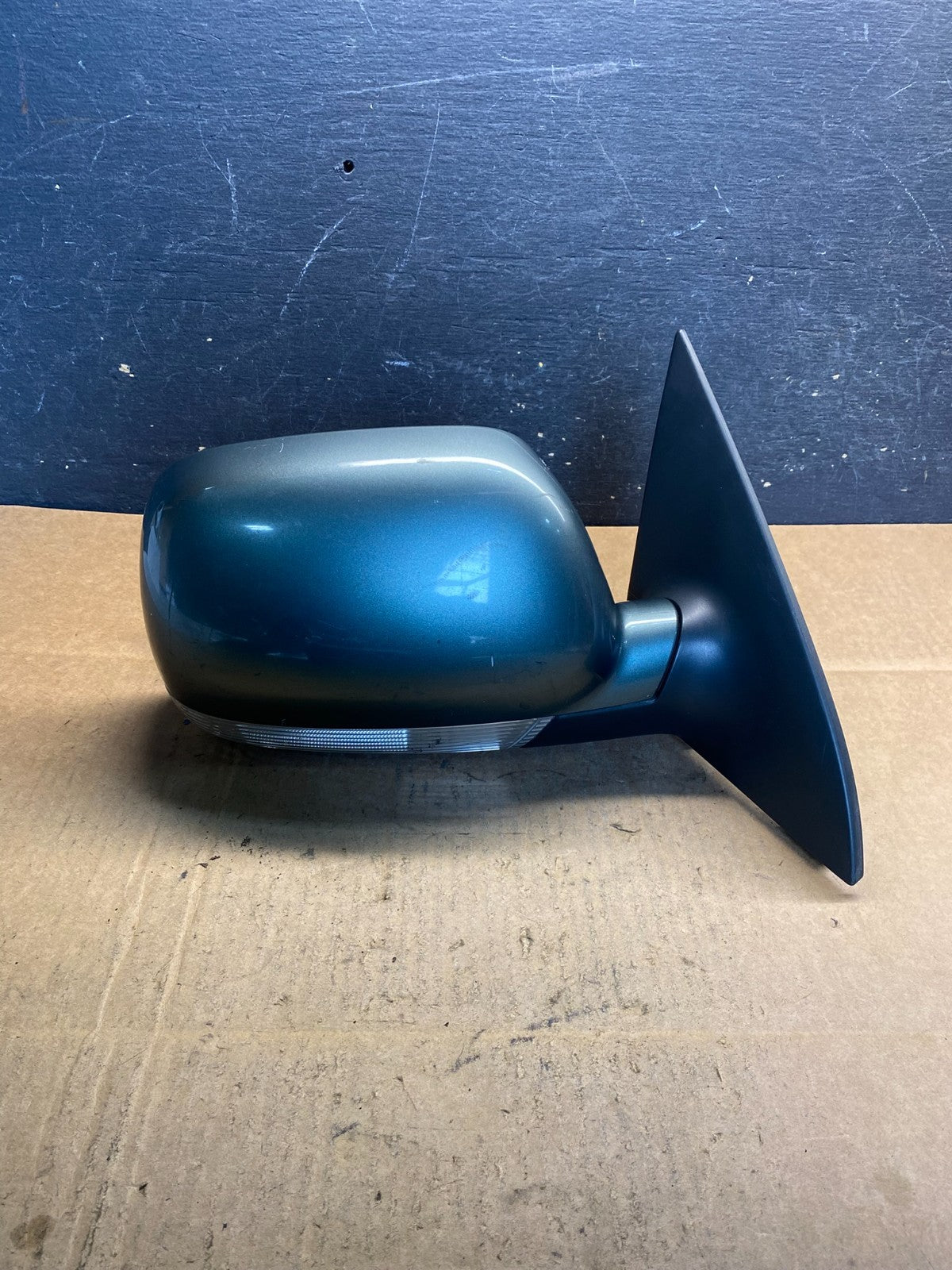 2004 to 2007 Volkswagen Touareg Right Door Power View Door Mirror OEM AB3909 MS0