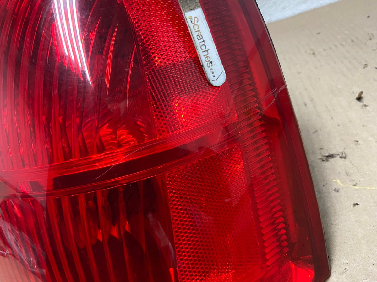 2003 to 2011 Lincoln Town Car Right Passenger Rh Tail Light AG1253 LK4