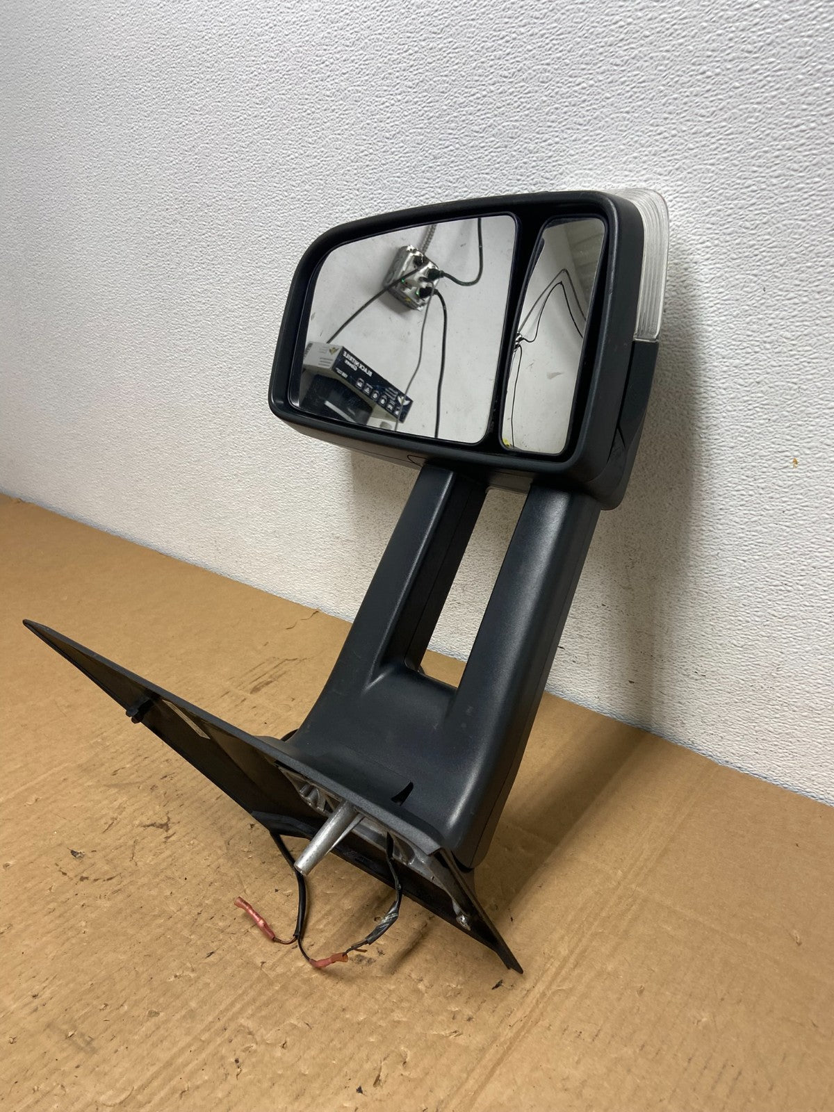 2007 - 2017 Mercedes-Benz Sprinter Right Passenger View Door Mirror OE ac7662 DG7