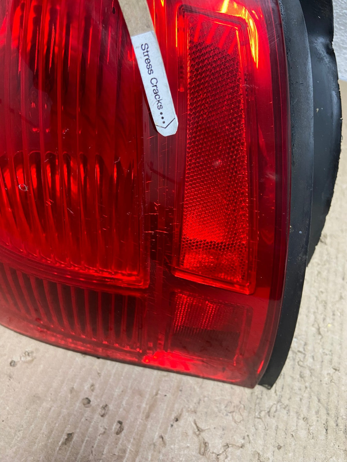 2003 to 2011 Lincoln Town Car Left Driver Lh Side Tail Light AE2896 LK4