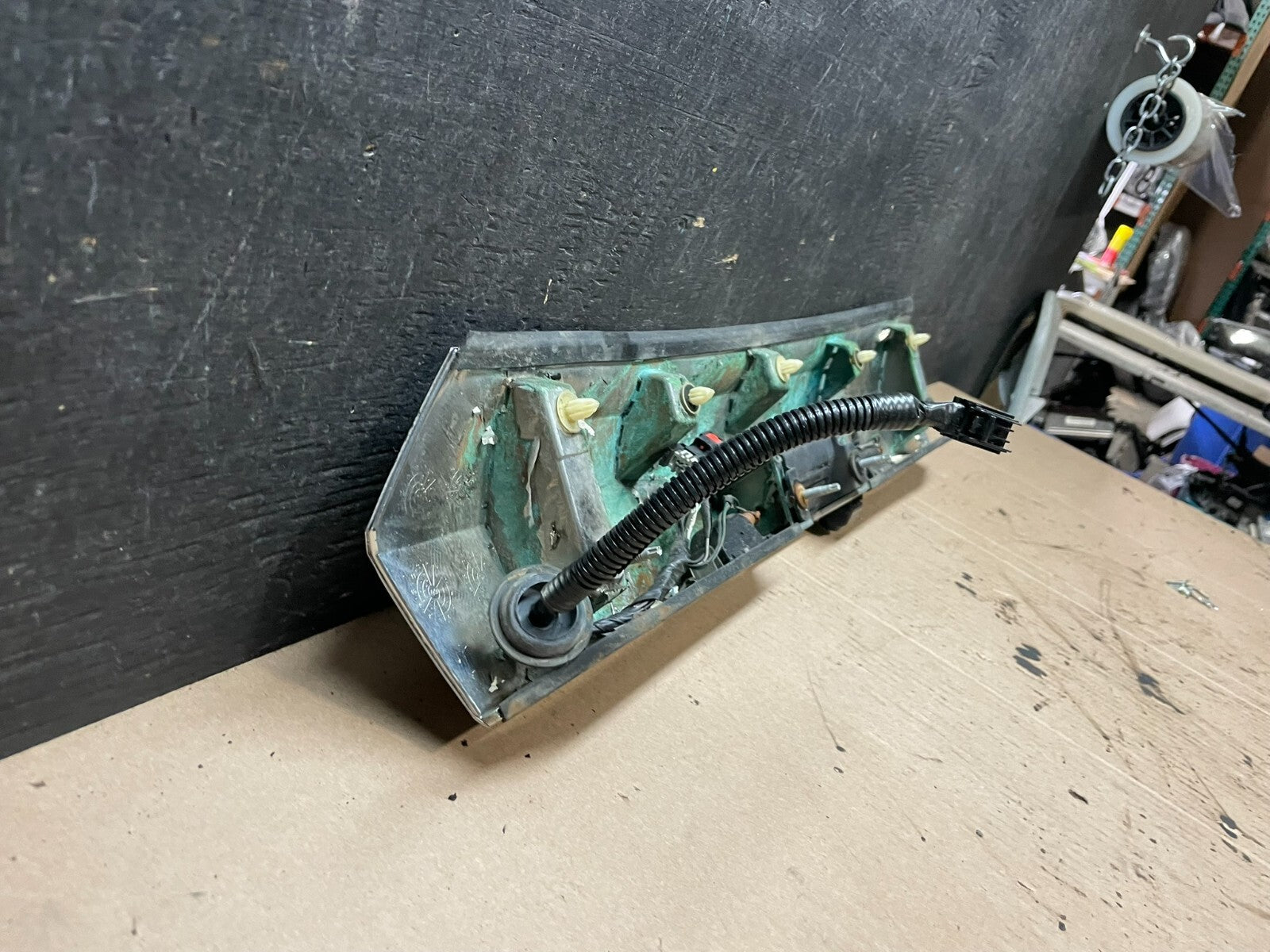 2011-2015 GMC Terrain Tailgate Liftgate Chrome Finish Molding Camera Oem J365810