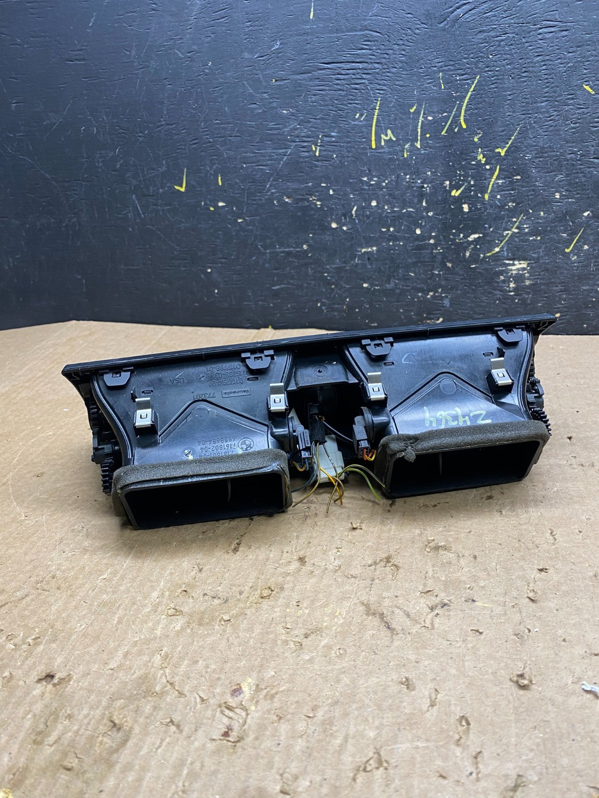 2007 to 2013 BMW X5 X6 Center Console Dash Air Vent OEM Z4364 DG3