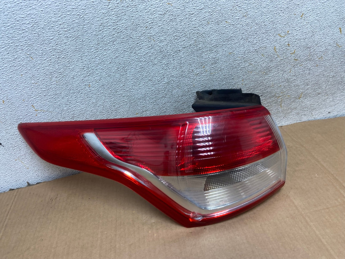 2013 to 2016 Ford Escape Left Driver LH Side Tail Light AI6881 LK0
