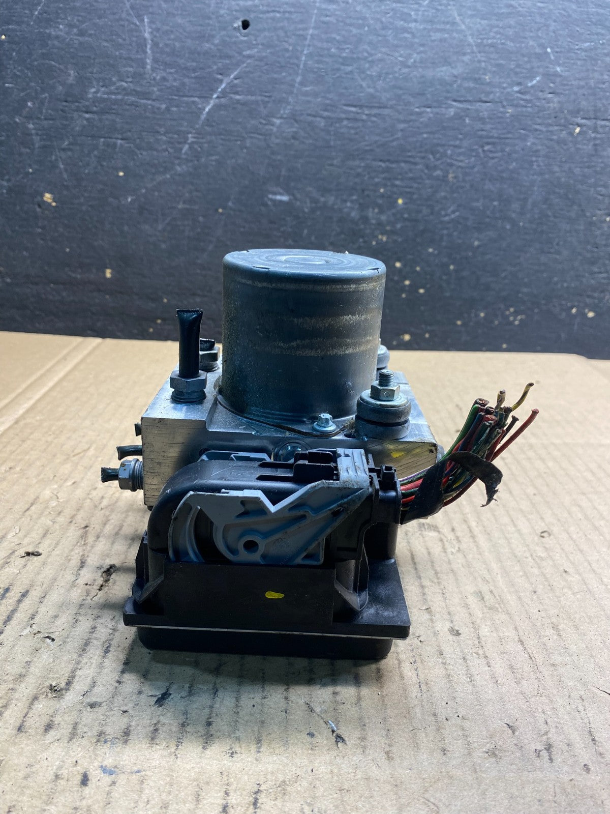 2010 - 2013 Land Rover LR4 ABS Anti Lock Brake Pump Module OEM AB2714 DG3