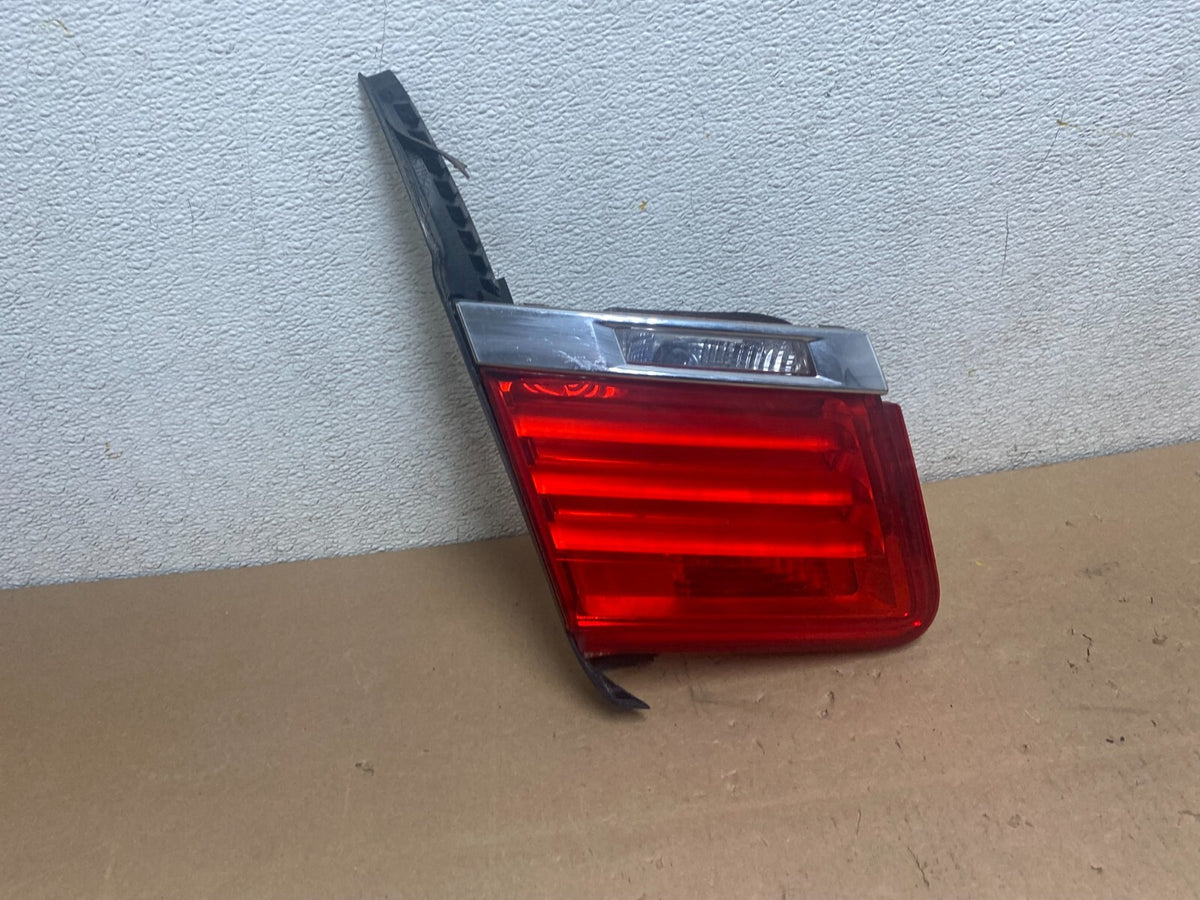 2009-2012 BMW 7-Series F01 F02 750i 750Li Left Driver Inner Tail Light M1940 DW0