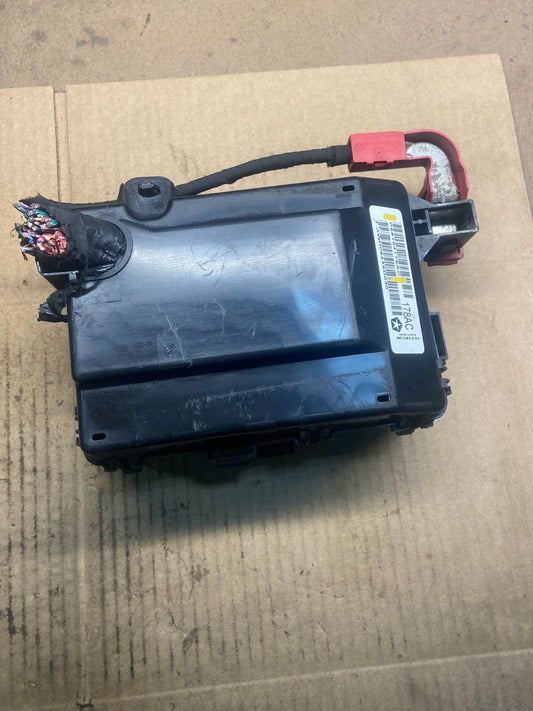Dodge Chrysler Fuse Box p68164178ac Y4357 PS0