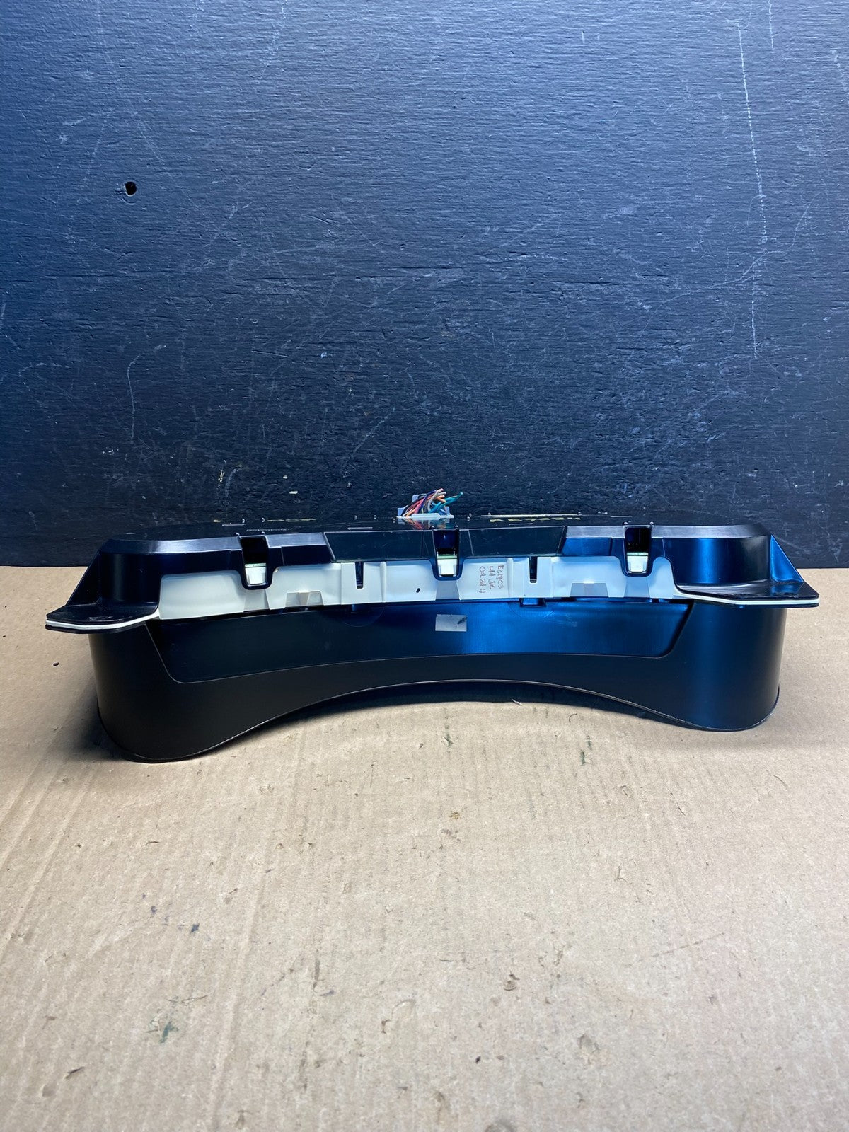 2003 to 2006 Cadillac Escalade Instrument Speedometer Cluster Gauge AE76344
