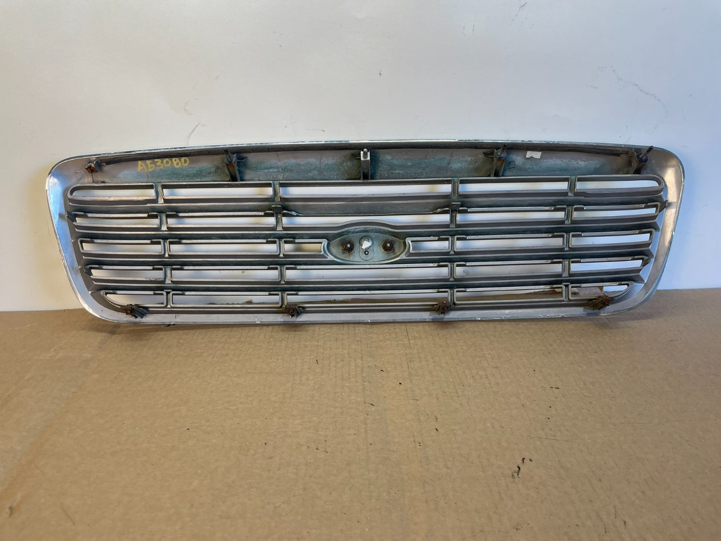 2003 to 2011 Ford Crown Victoria Front Upper Grille Grill Chrome ag3080 DG3