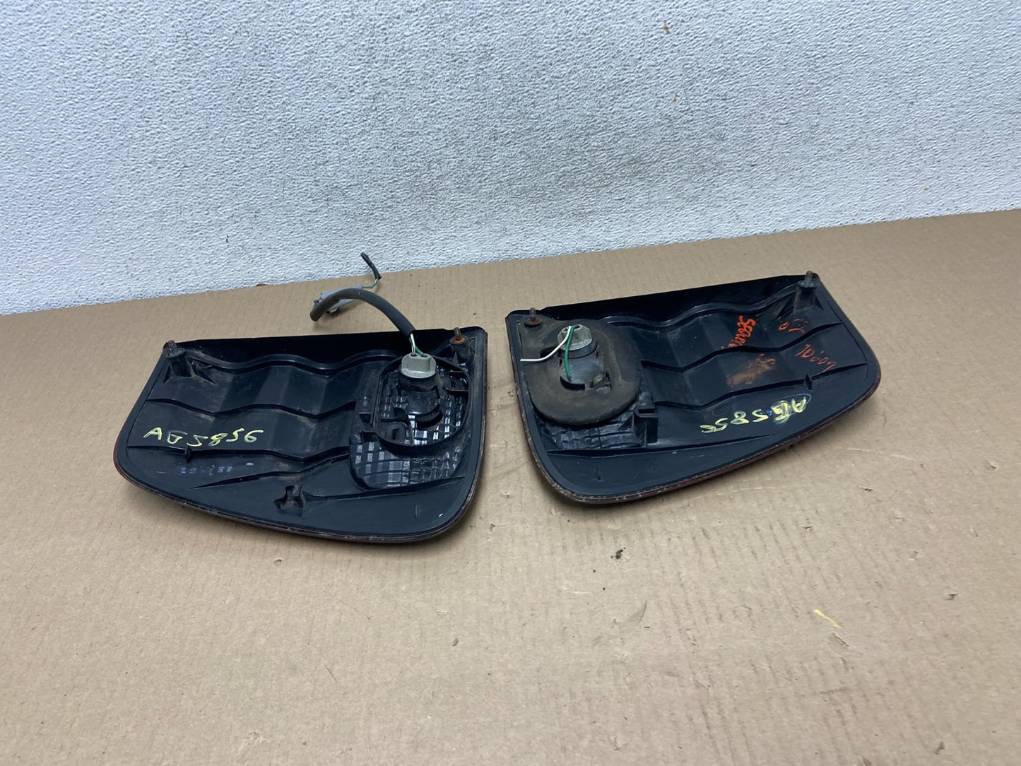 2001- 2004 Toyota Sequoia Left+Right Side Tail lights Inner AG5856 DW8