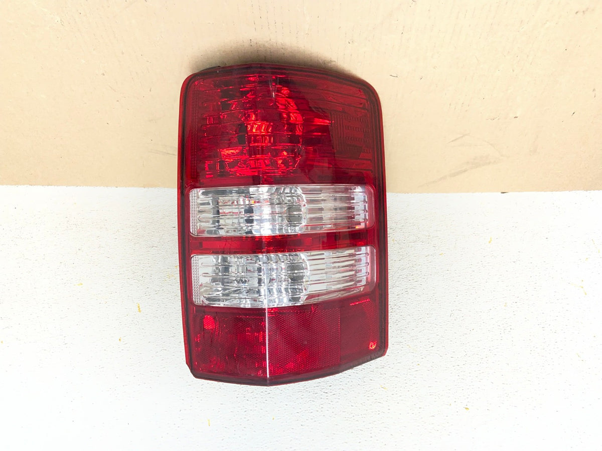 2008 to 2012 Jeep Liberty Right Passenger Rh Side Tail Light AH6753 LK0