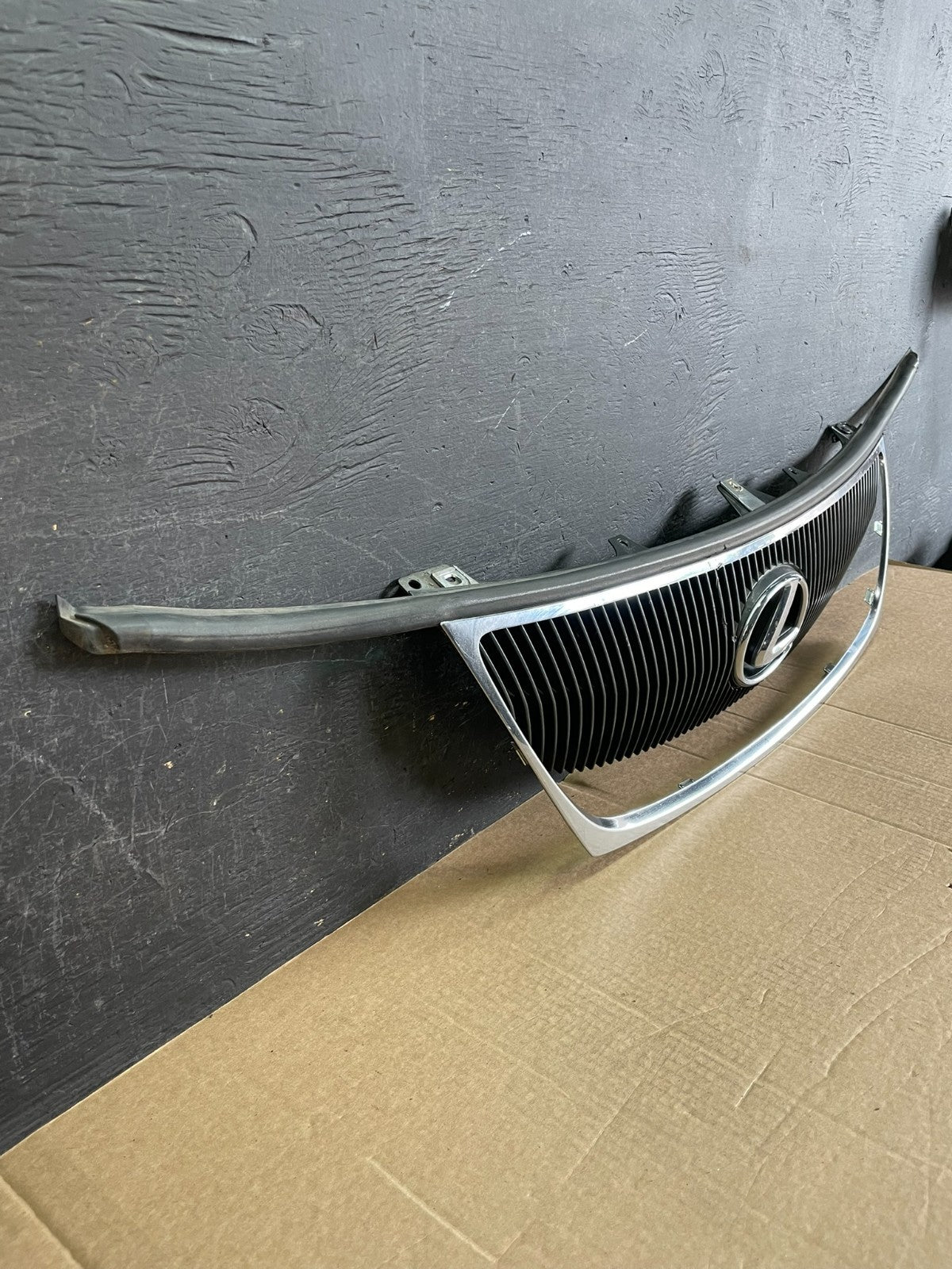 2006 - 2008 Lexus GS300 GS350 GS450 Front Upper Chrome Grill Grille OE AF5229 DW2