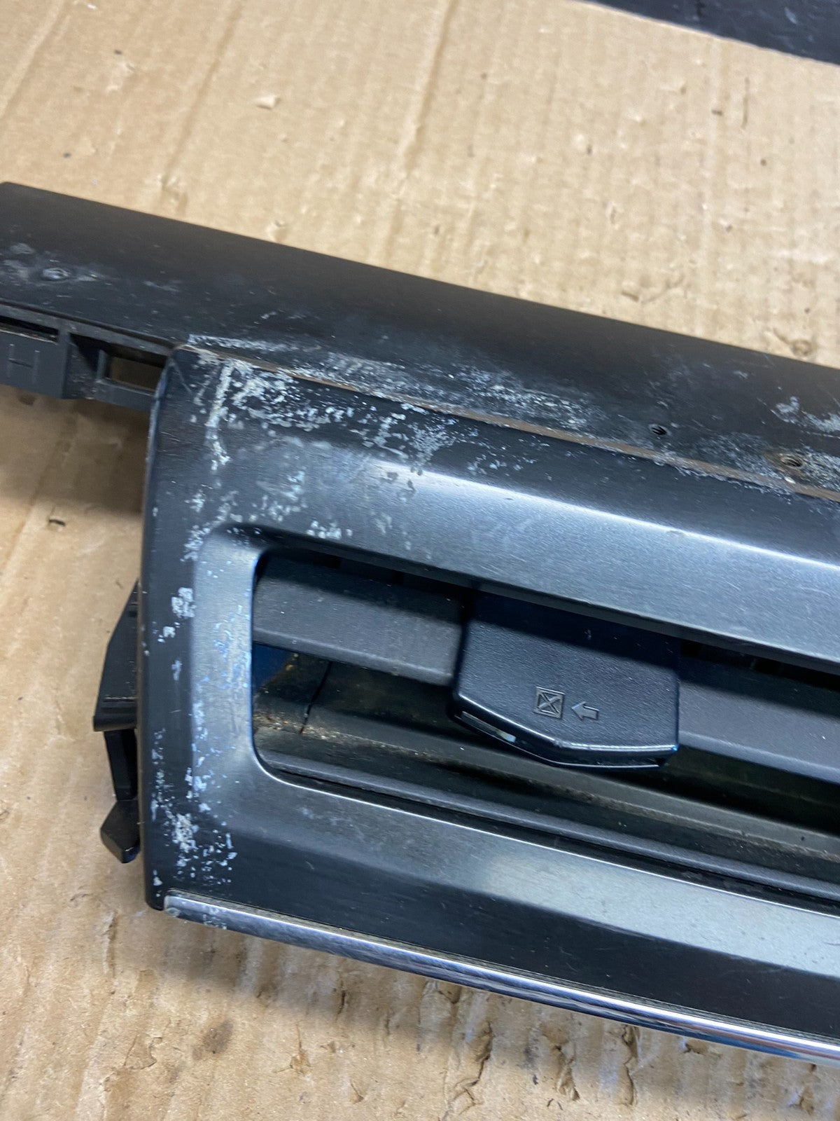 2012 to 2017 Toyota Prius V Center Dash A/C Air Vents With Trim AD2005 DG1