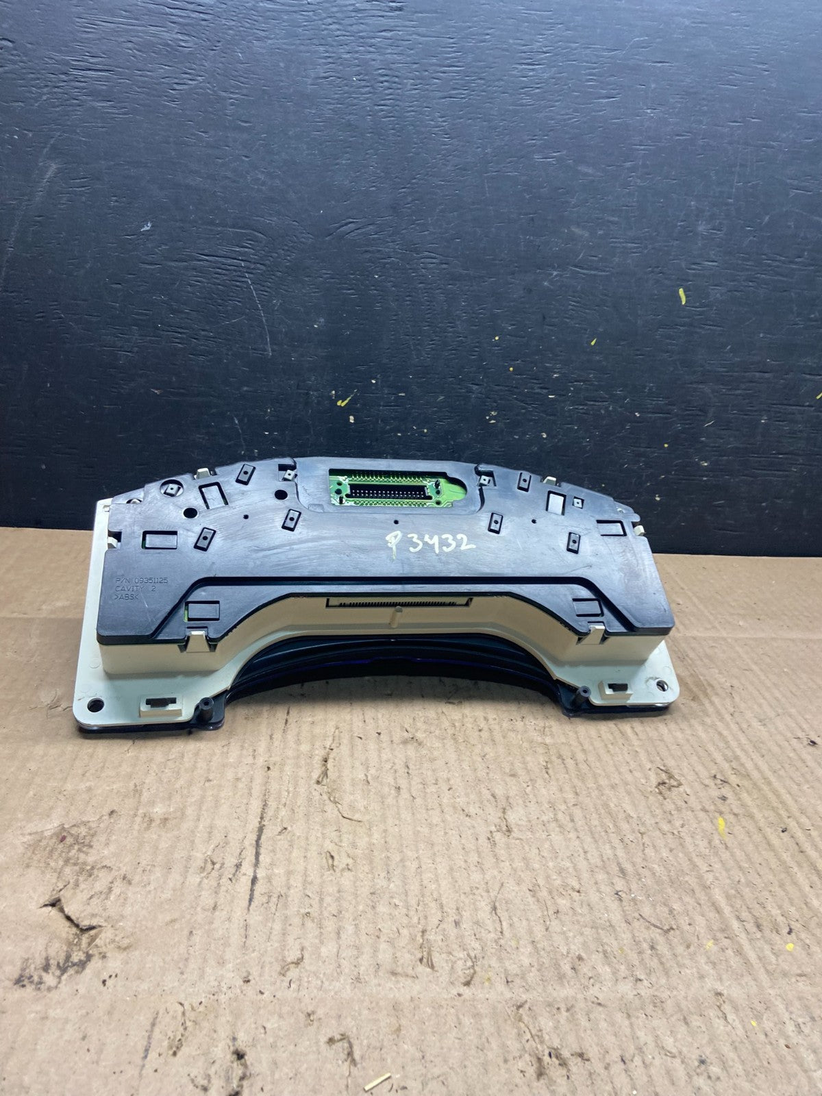 2001 to 2002 Chevrolet Express Speedometer Cluster Gauge OEM  P3432 DG5