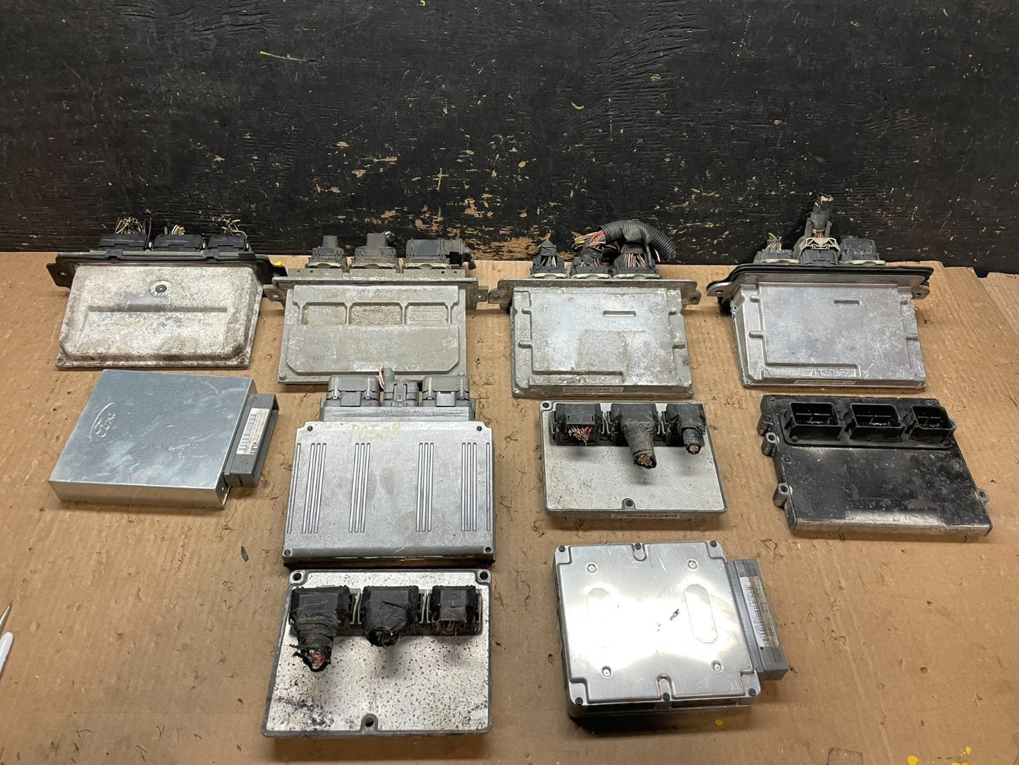 Mix of 10 Ford ECM Engine Computer Module Z5686 PS0