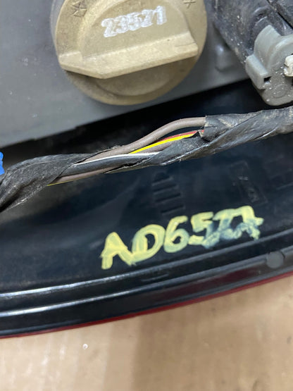 2002 2003 2004 Jeep Liberty Left Driver LH Side Tail Light AD6527 LK8