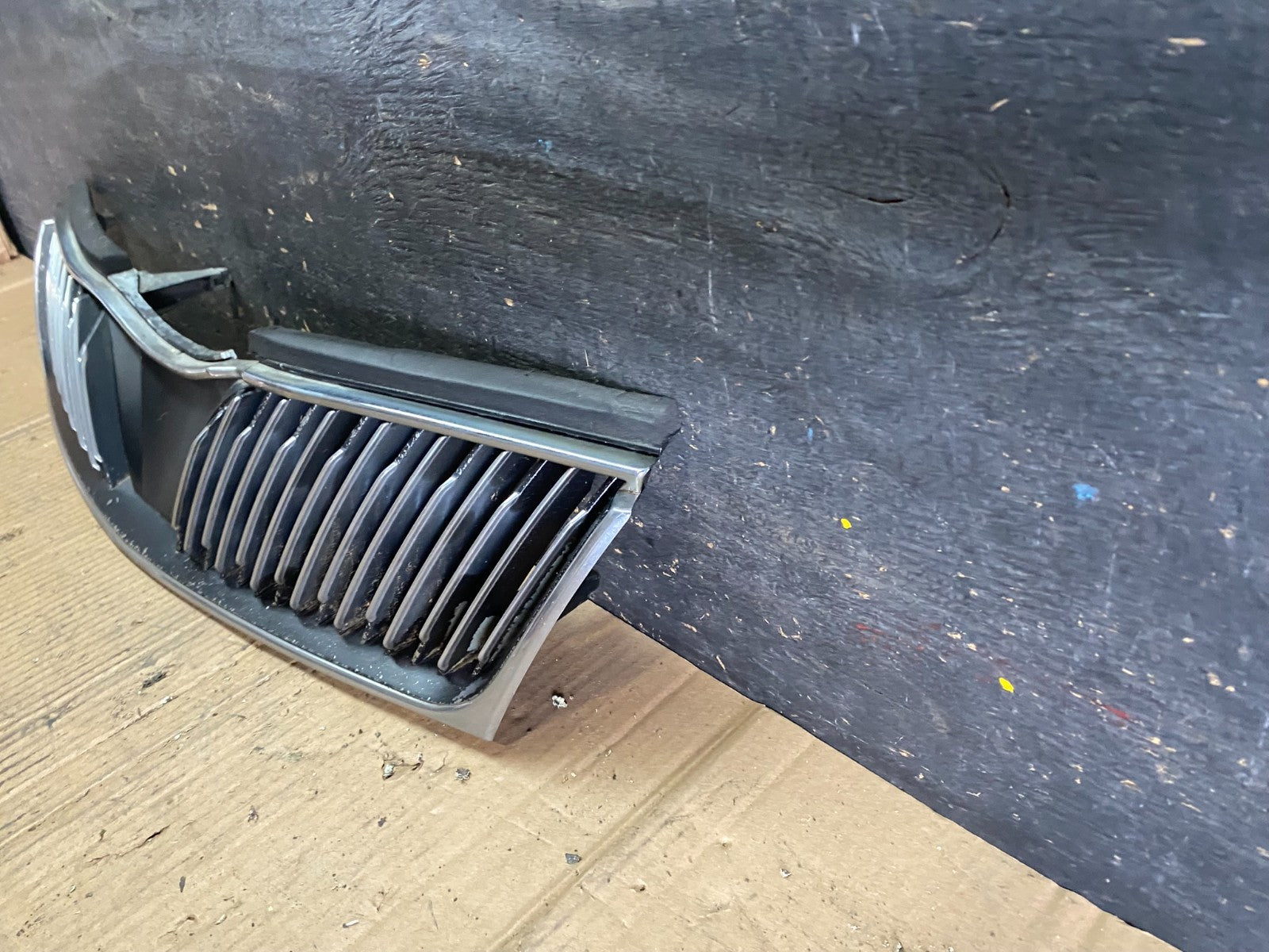 2002-2003 Mitsubishi Diamante Front Upper Grill Grille OEM s6129 DG1