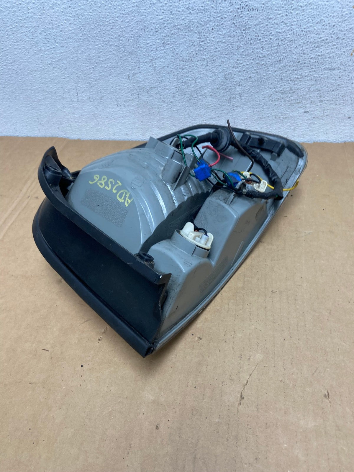 2005 to 2006 Hyundai Santa Fe Left Driver Side Tail Light AD2586 LK6