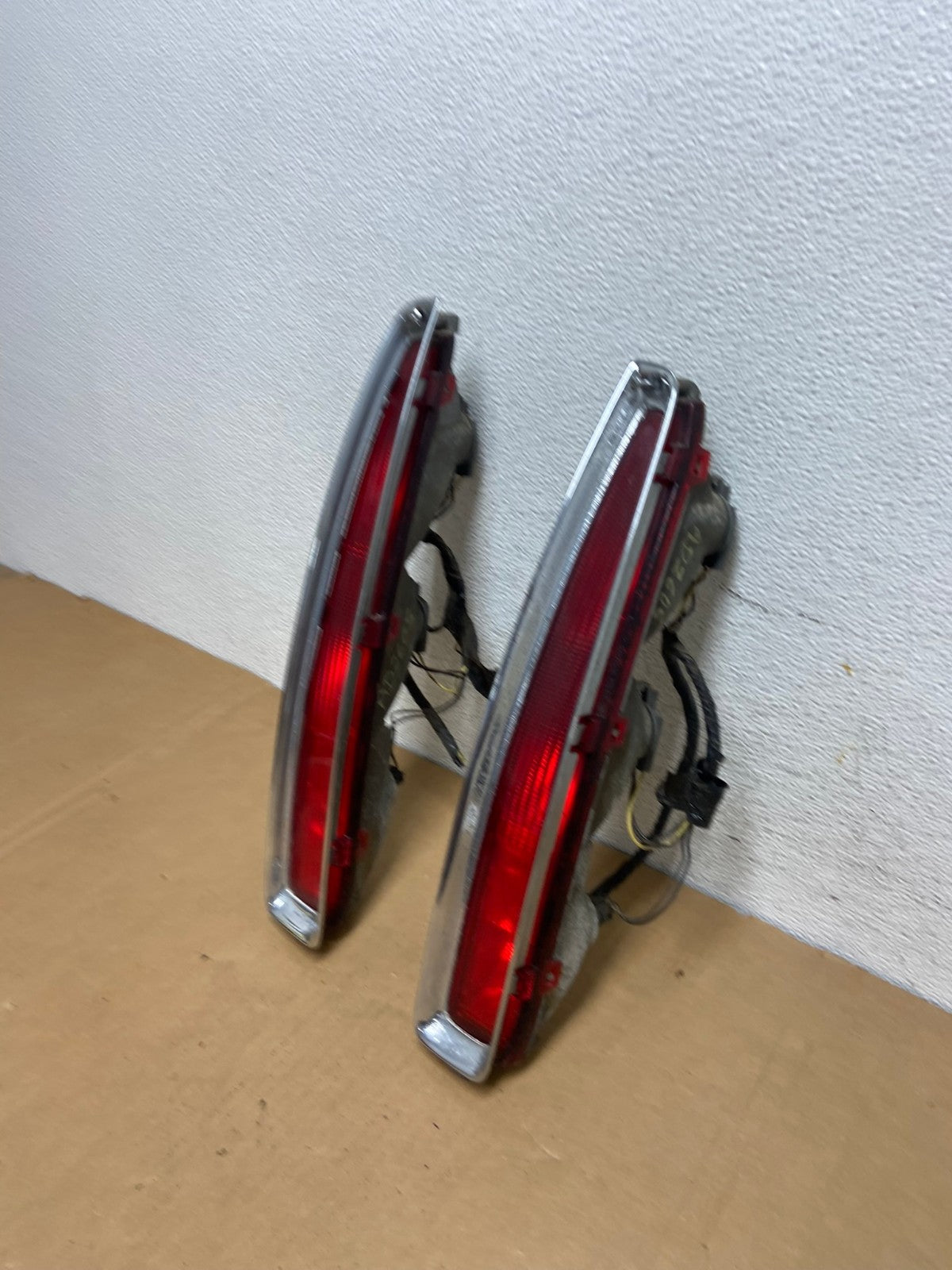 1994 to 1999 Cadillac Deville Left+Right Side Tail lights AD2605 LK1