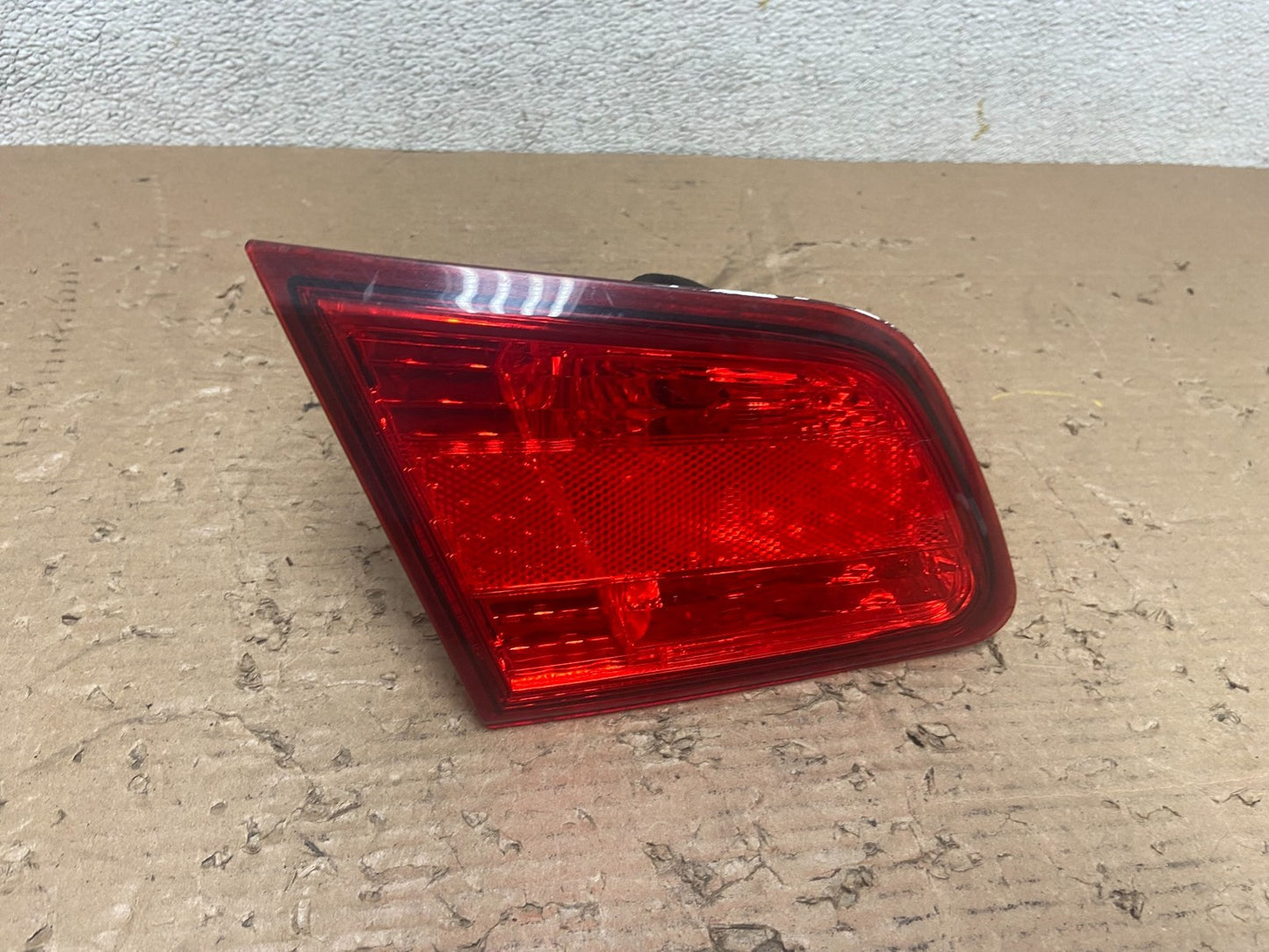 2010-2014 Subaru Legacy Left Driver LH Side Tail Light Inner OEM R1093 DW0